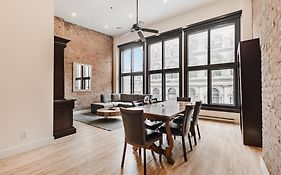 Elegant 3 Bedroom Apartment In Old Port - 302