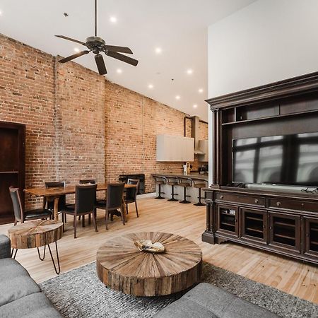 Elegant 3 Bedroom Apartment In Old Port - 302 Montreal Exterior photo