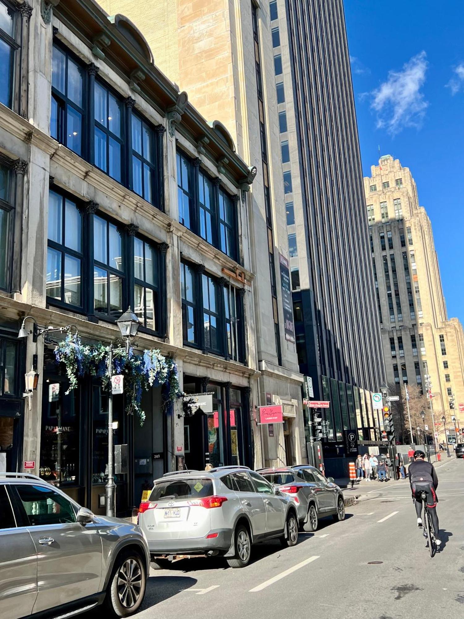 Elegant 3 Bedroom Apartment In Old Port - 302 Montreal Exterior photo