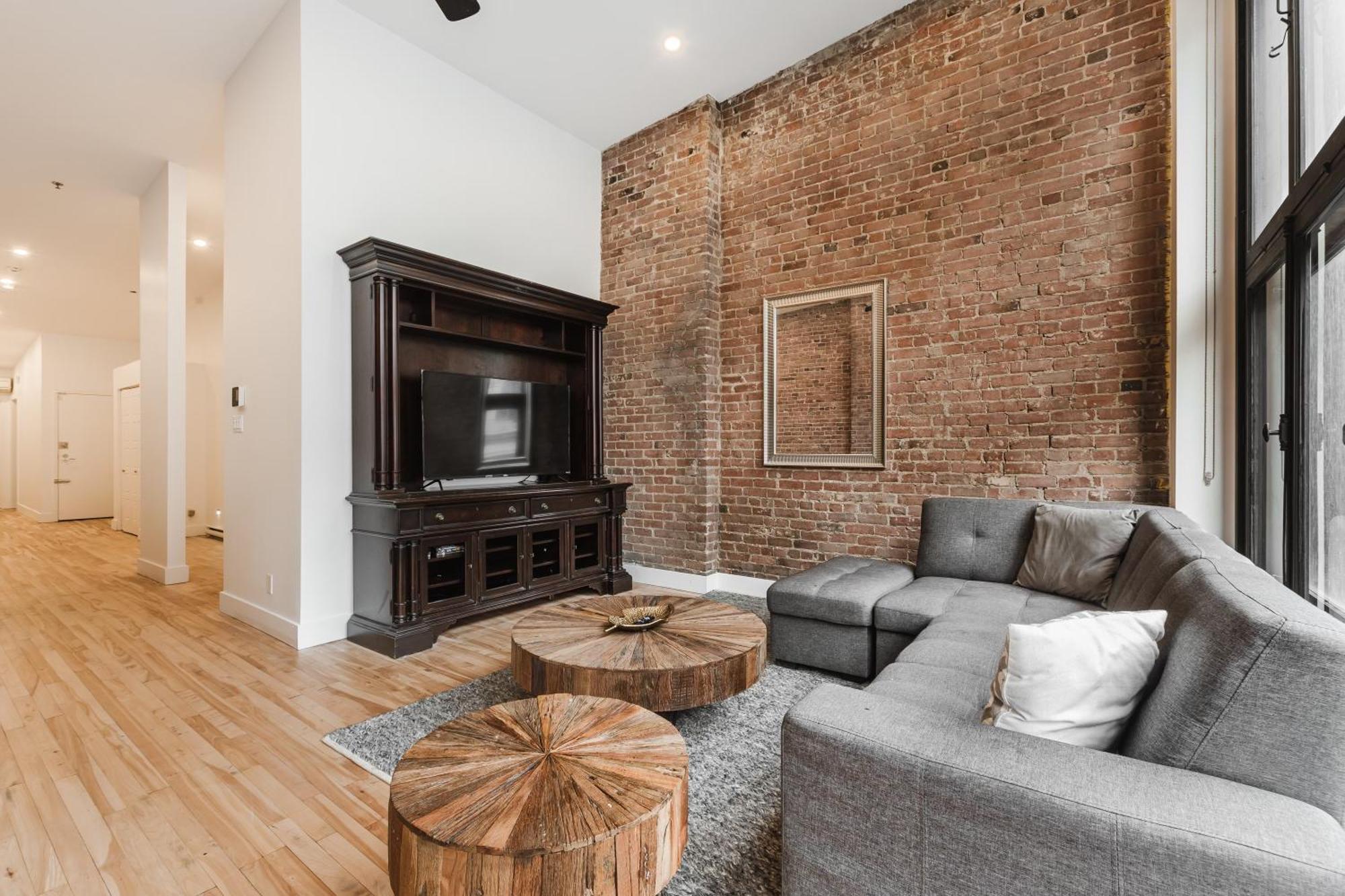 Elegant 3 Bedroom Apartment In Old Port - 302 Montreal Exterior photo