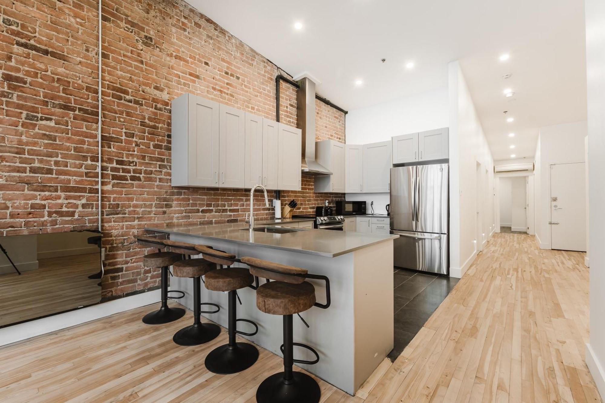 Elegant 3 Bedroom Apartment In Old Port - 302 Montreal Exterior photo