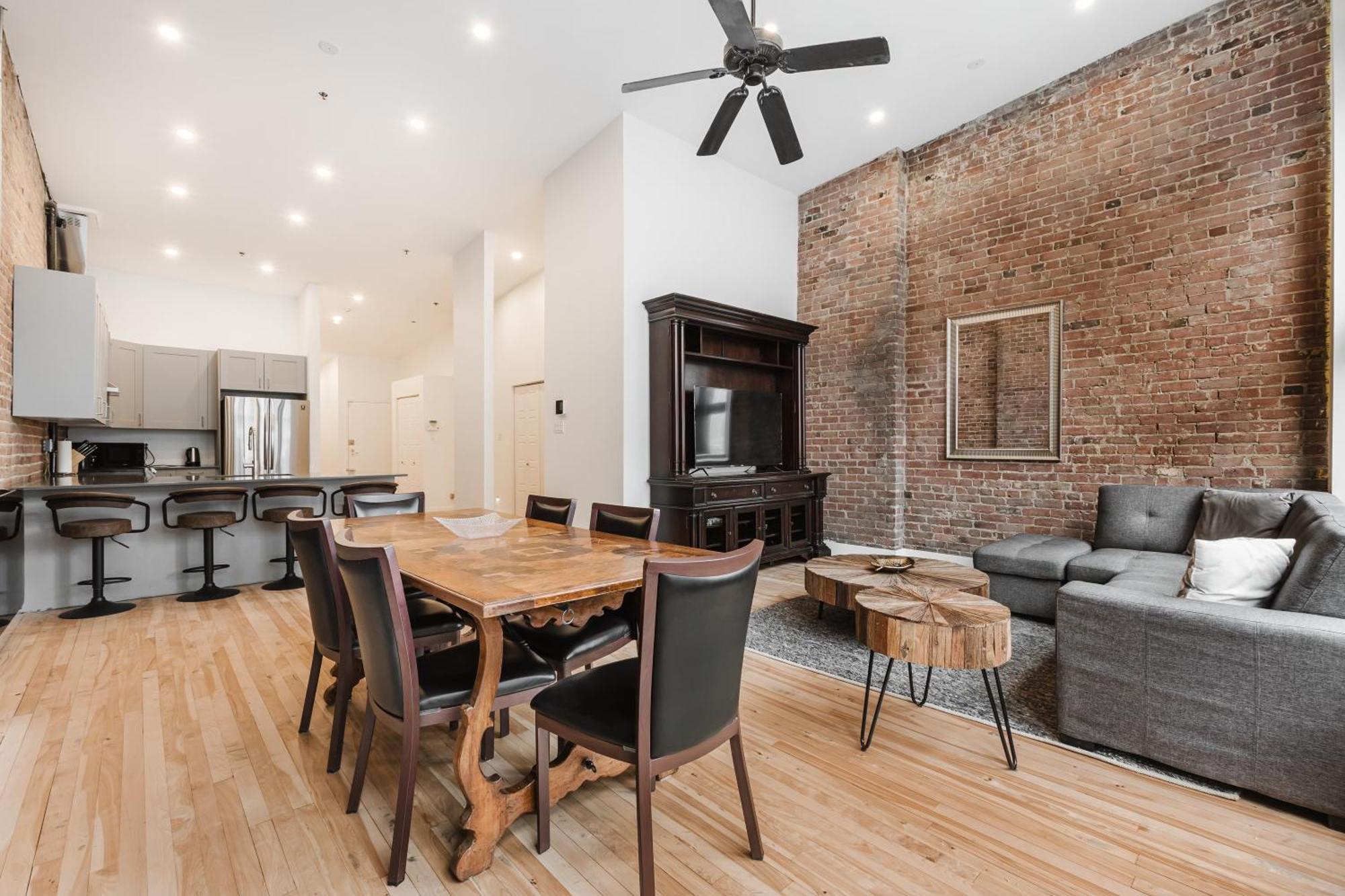 Elegant 3 Bedroom Apartment In Old Port - 302 Montreal Exterior photo
