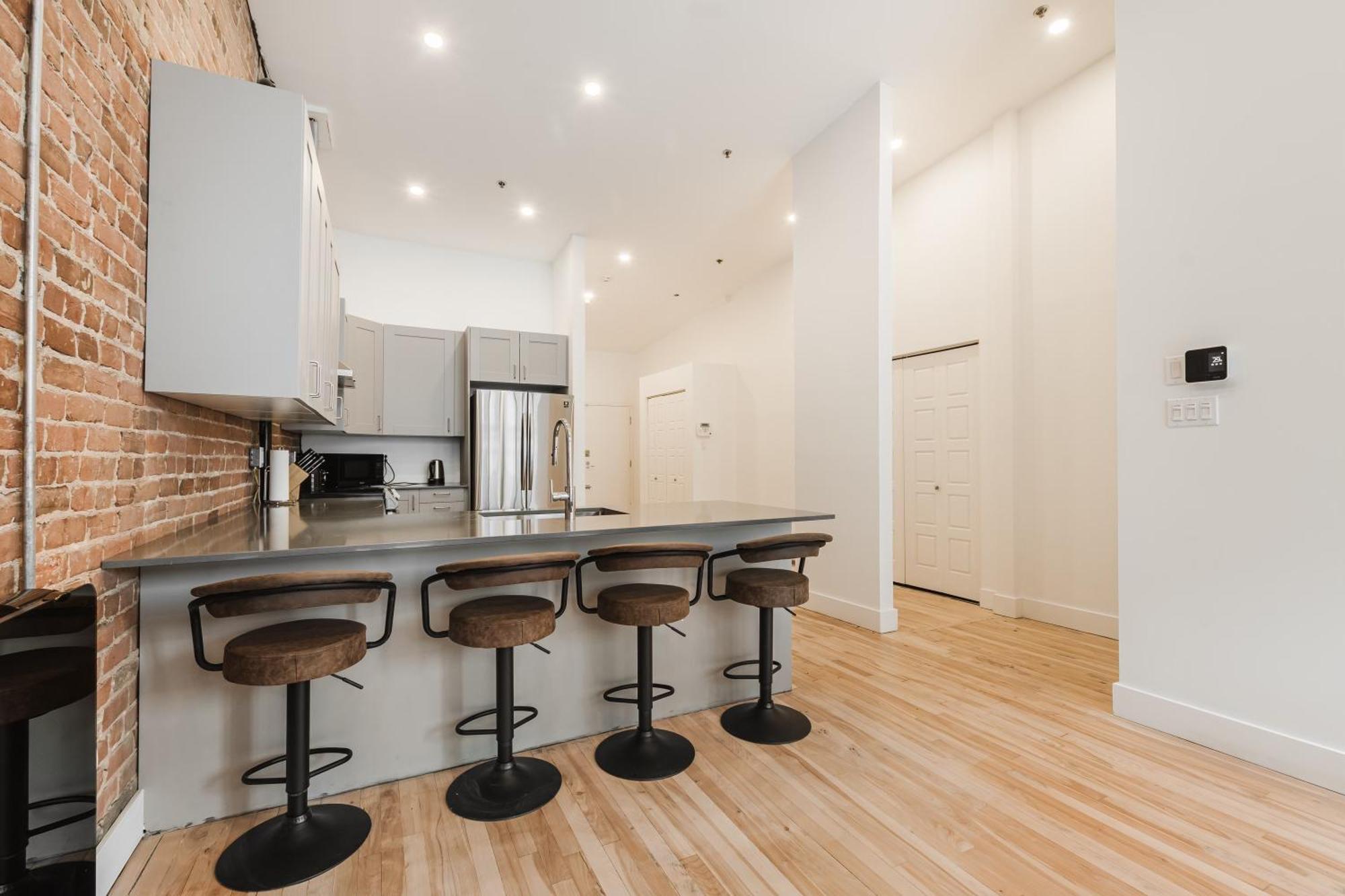 Elegant 3 Bedroom Apartment In Old Port - 302 Montreal Exterior photo